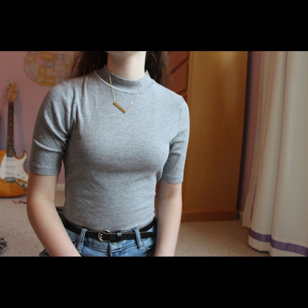 Light grey mock neck ribbed t-shirt